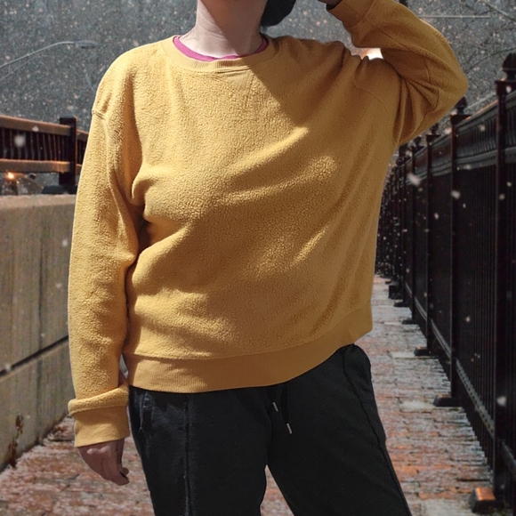 No Boundaries Sweaters - No Boundaries Golden Fleece Like Sweater Sz XL